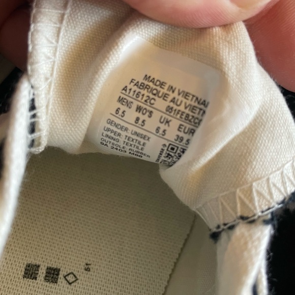 Converse Chuck 70 Stars Embroidered Shoes - Picture 3 of 8